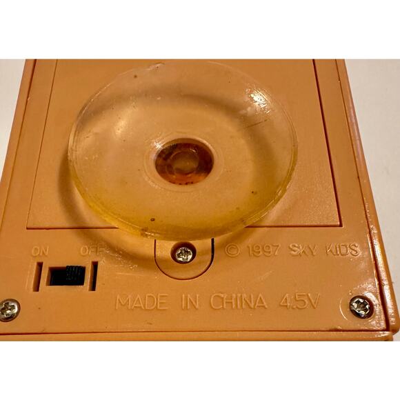 Vtg 1997 Spy Kids Let Me Out Of Here Shipping Crate Works/Includes New Batteries - Picture 7 of 7